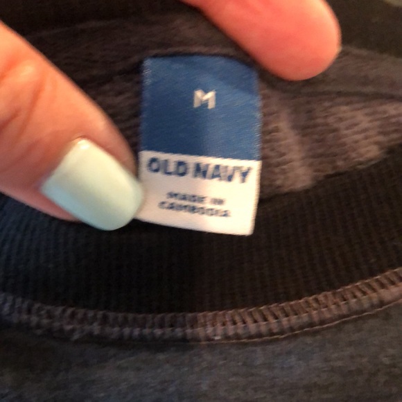 🍁4/$15 old navy black and grayCamouflage sweatshirt - Picture 6 of 6